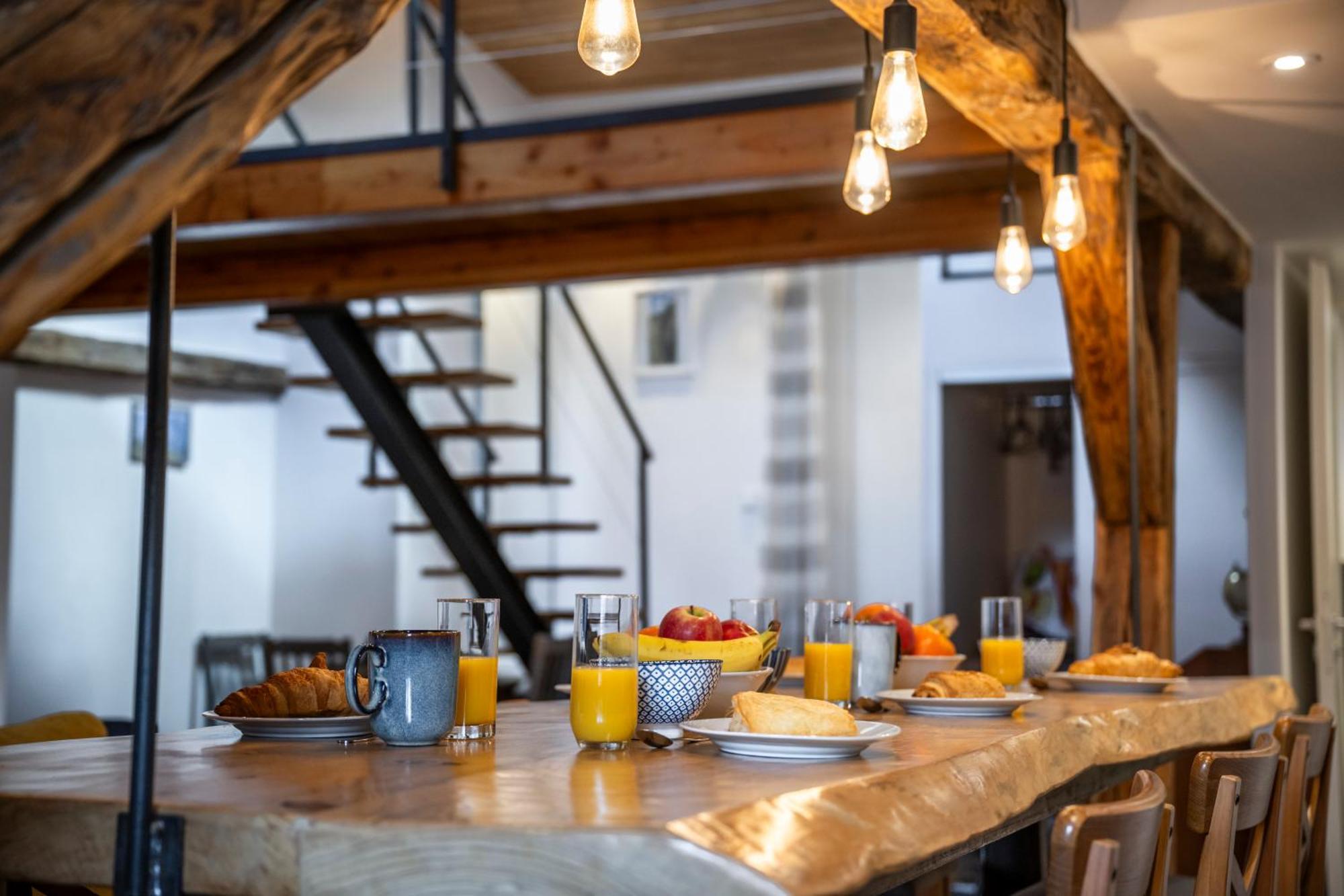 Superbe Loft - Situ Sur La Place Centrale Barcelonnette Exteriör bild