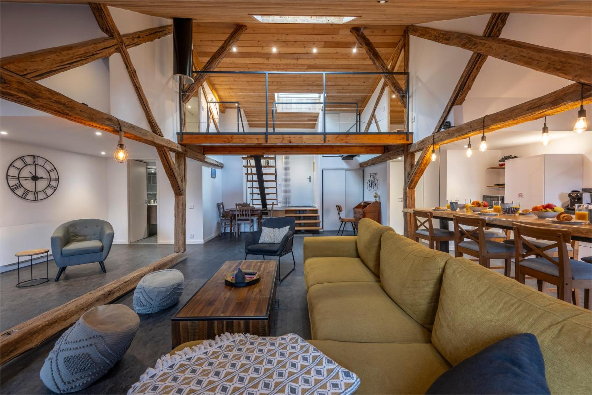 Superbe Loft - Situ Sur La Place Centrale Barcelonnette Exteriör bild