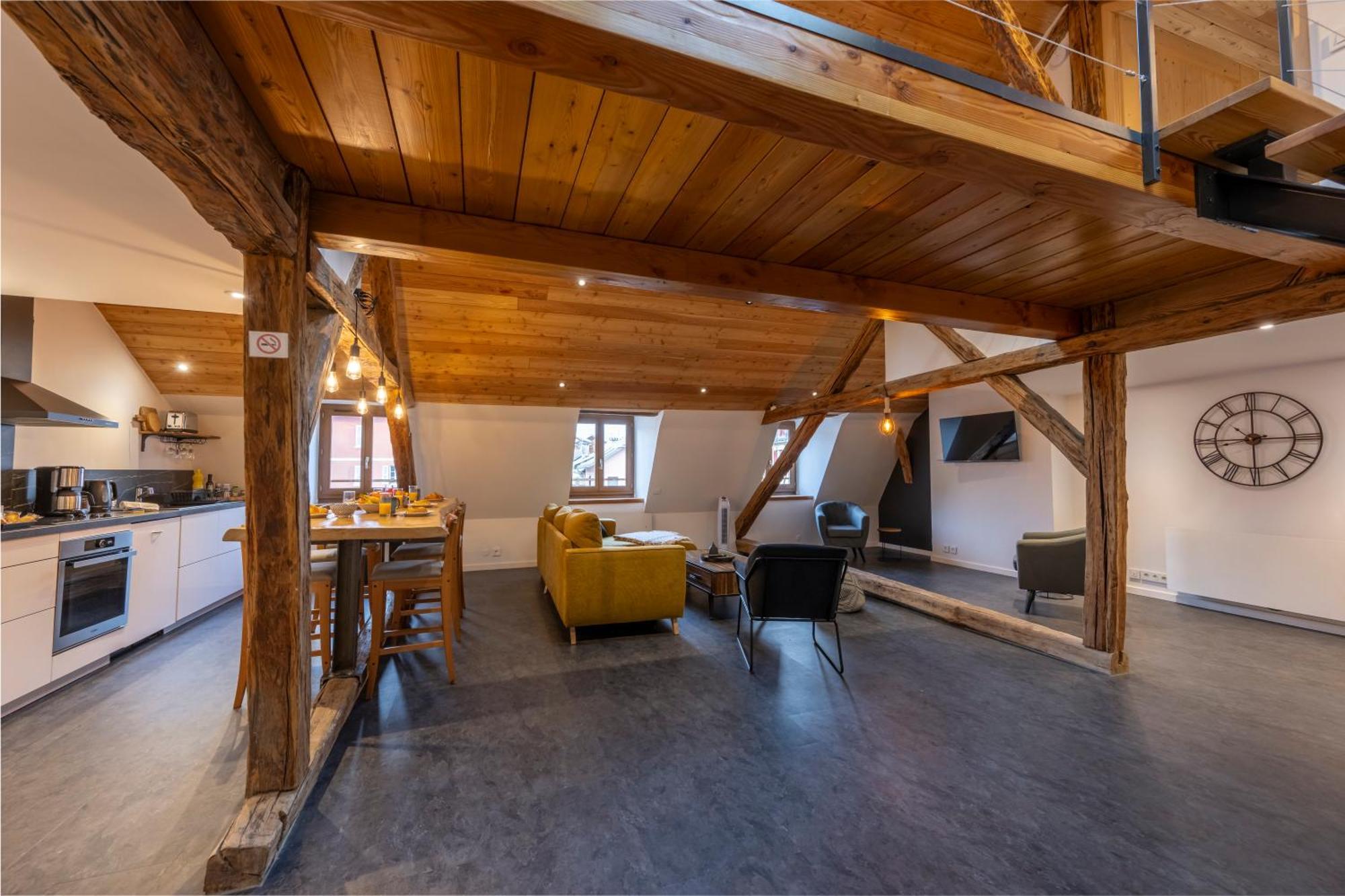 Superbe Loft - Situ Sur La Place Centrale Barcelonnette Exteriör bild