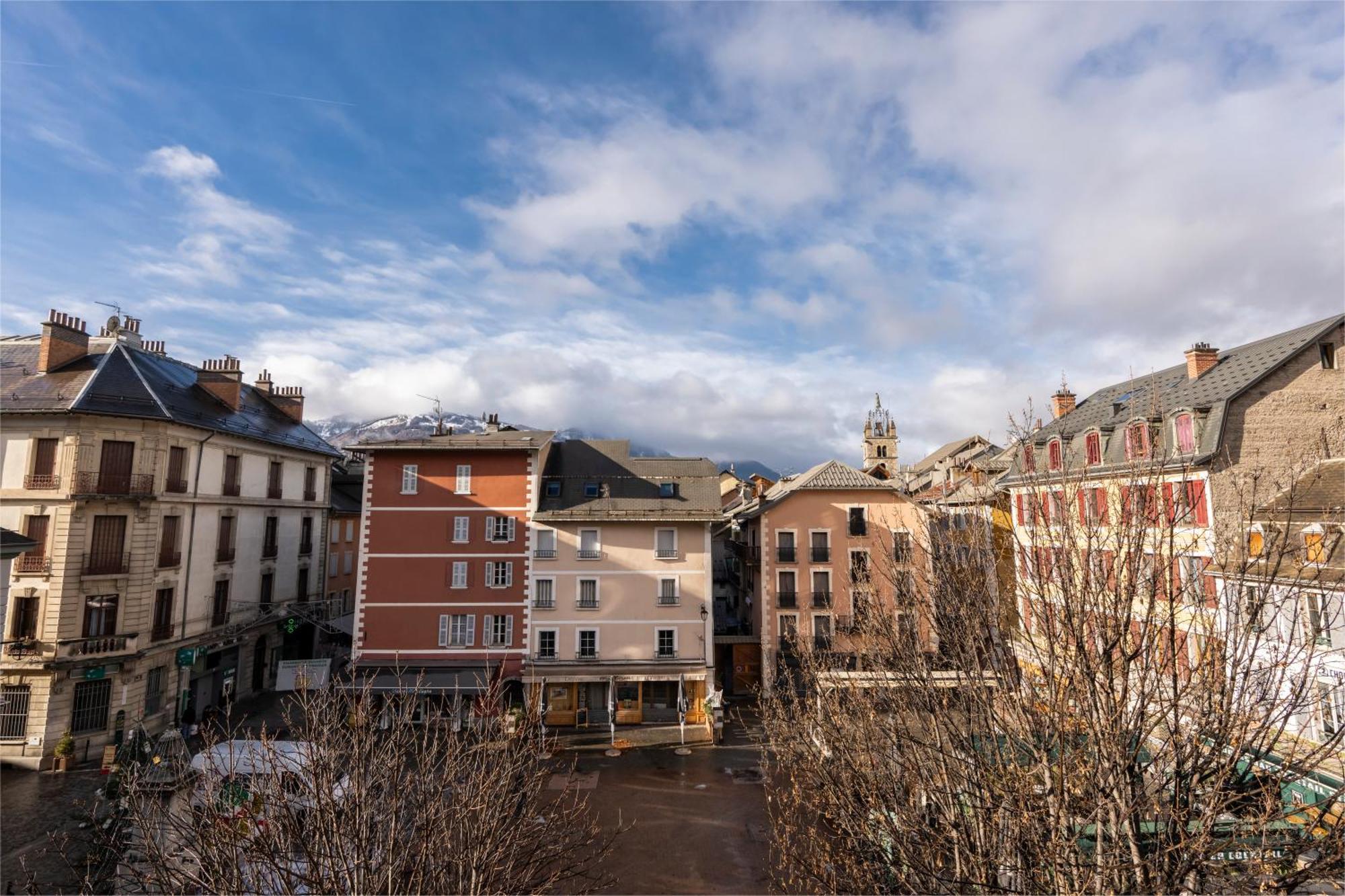 Superbe Loft - Situ Sur La Place Centrale Barcelonnette Exteriör bild
