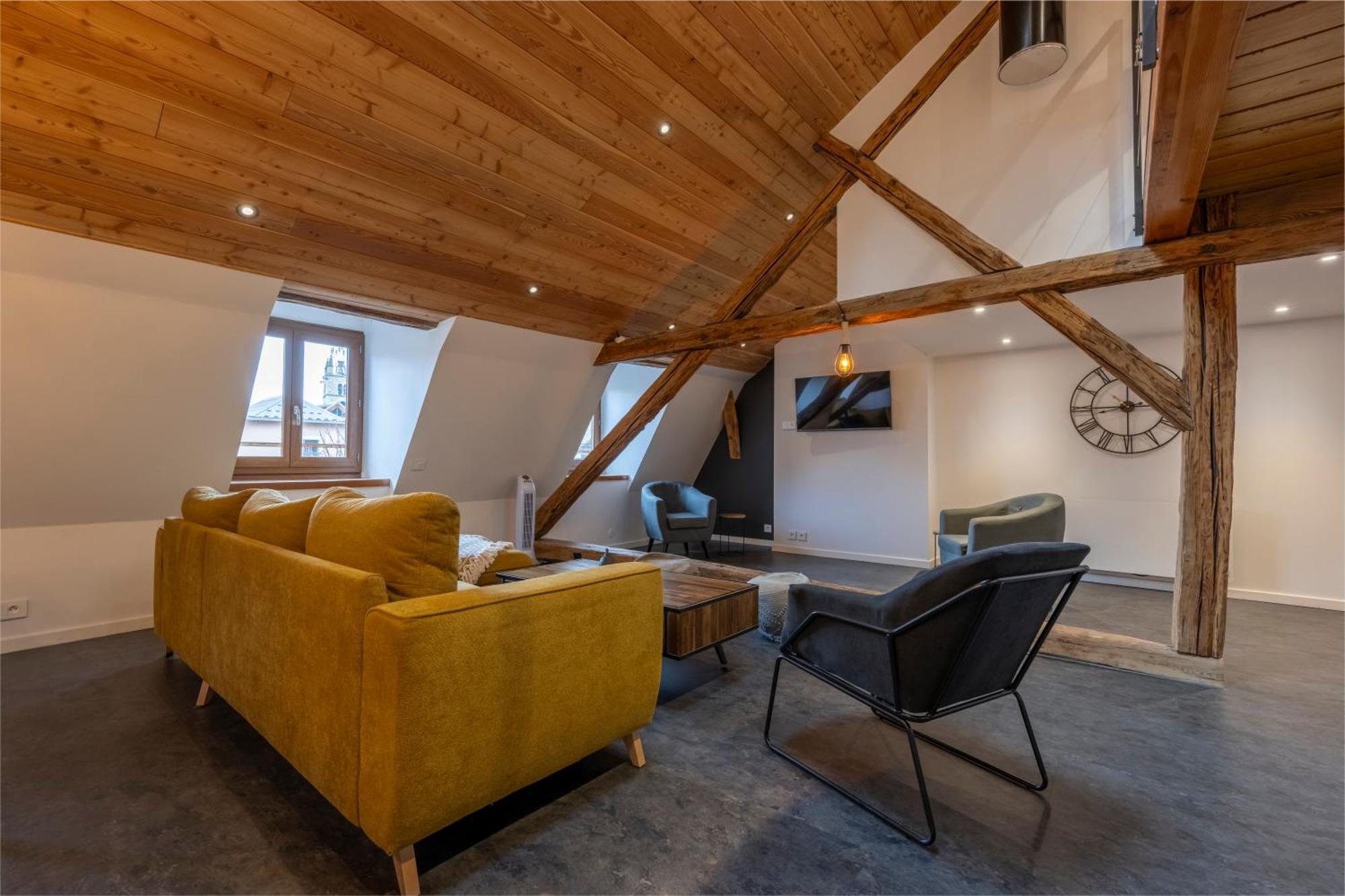 Superbe Loft - Situ Sur La Place Centrale Barcelonnette Exteriör bild